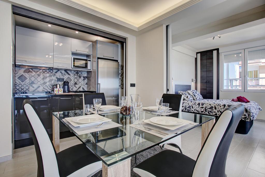 Royal Executive Suite Малага Экстерьер фото